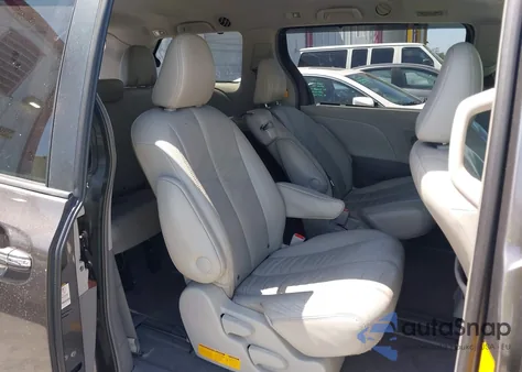 2011 Toyota Sienna Xle V6 z USA, uszkodzony, nr VIN 5TDYK3DC3BS066089